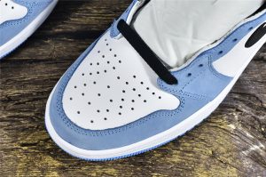 Air Jordan 1 High University Blue (2021) - Image 4