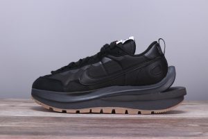 Sacai Vaporwaffle Black Gum