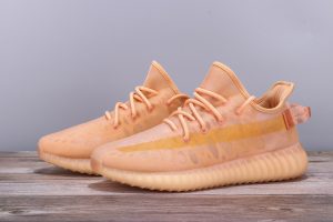 YEEZY Boost 350 V2 Mono Clay - Image 2