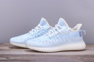 YEEZY Boost 350 V2 Mono Ice - Image 2