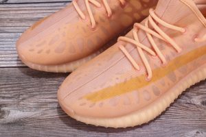 YEEZY Boost 350 V2 Mono Clay - Image 3