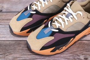 YEEZY Boost 700 Enflame Amber - Image 3