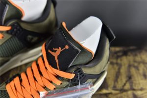 Air Jordan 4 Retro x Undefeated - Image 4