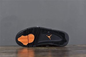Air Jordan 4 Retro x Undefeated - Image 10